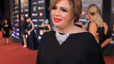 إلهام شاهين : مسرحية 