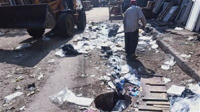 الإسماعيلية: حملة مكبرة لرفع كفاءة ونظافة وإنارة المقابر بمنطقة الشهداء بحى ثان