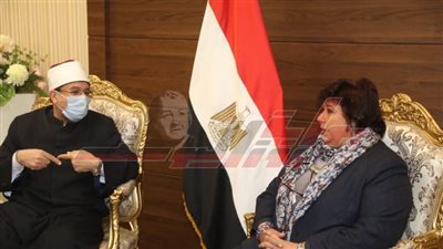 وزيرة الثفافة تلتقي وزير الأوقاف بمعرض القاهرة الدولى للكتاب