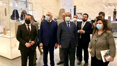 وزيرا الثقافة العراقي والليبي يزوران المتحف القومي للحضارة