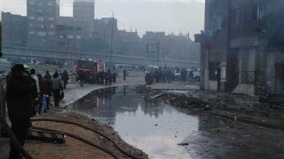 السيطرة على حريق هائل اندلع بمصنع ملابس بشبرا الخيمة