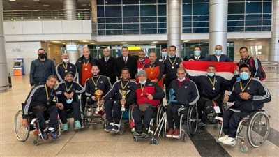 وفد رسمي من وزارة الرياضة واللجنة البارالمبية يستقبل بعثة منتخب السلة البارالمبي بمطار القاهرة