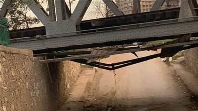 تفاصيل سقوط أجزاء من كوبري السكة الحديد في بنها