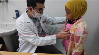 إجراء الكشف الطبي على 1450 مترددًا على قافلة 