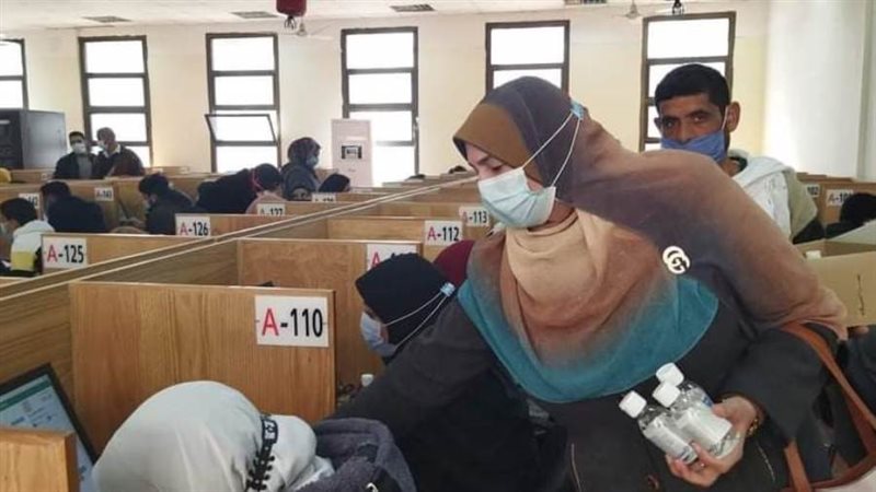 توزع الكحول علي طلاب