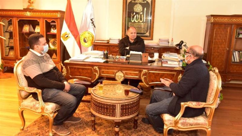 محافظ أسيوط يلتقى