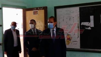 محافظ كفر الشيخ يطمئن على أداء طلاب الشهادة الإعدادية بامتحان مادة العلوم