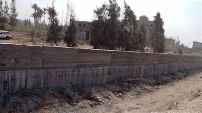 بتكلفة 4 ملايين.. محافظ الشرقية يتابع أعمال إنشاء حائط ساند على جسر مصرف رمسيس