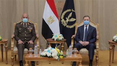 وزير الداخلية يلتقي وزير الدفاع والانتاج الحربي ورئيس الأركان لتلقي التهنئة بعيد الشرطة