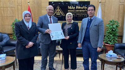 رئيس جامعة بنها يكرم الدكتورة هالة الداعوس لحصولها علي جائزة اليابان الدولية للباحثين