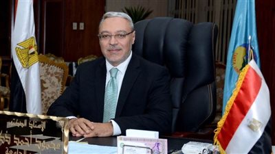 رئيس جامعة طنطا يعطى إشارة البدء فى إطلاق الموقع الرسمي الجديد للجامعة