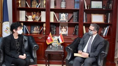 وزير السياحة والآثار يلتقى سفيرة سويسرا