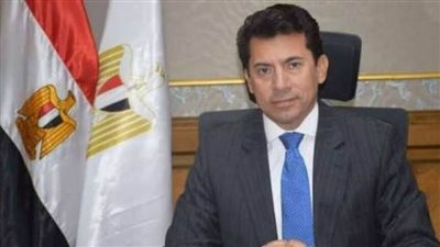 وزير الرياضة يطمئن على بعثة النادي الأهلي بالإمارات