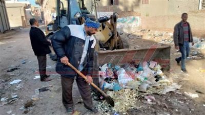 رئيس مدينة دسوق يتابع حملات النظافة العامة ورفع المخلفات