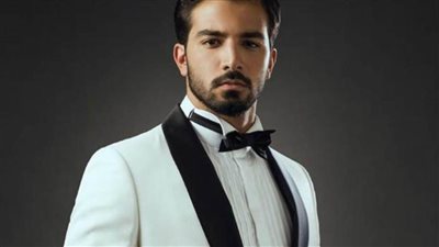 حازم إيهاب يكشف رد فعل زوجته عندما يقول إنها أكبر منه