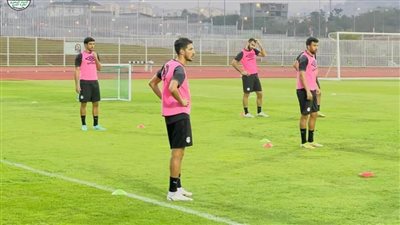 المنتخب الوطني يتفقد ملعب مباراة مصر والكاميرون 