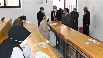 رئيس جامعة القناة يتابع سير العملية الامتحانية