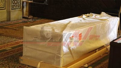 تشييع جنازة الكاتبة الصحفية زينب منتصر بمقابر الأسرة بالأباجية