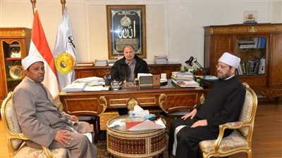 محافظ أسيوط يؤكد أهمية لجان المصالحات وضرورة توعية المواطنين بالقضايا المجتمعية المعاصرة