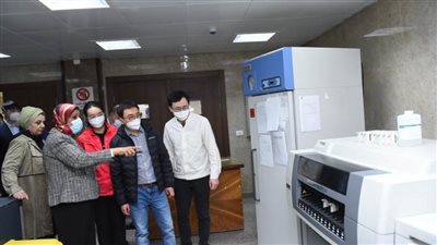 الوفد الصيني في جولة تفقدية داخل المستشفيات الجامعية والمعامل المركزية  لجامعة أسيوط لتعزيز التعاون الدولي