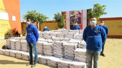 وزارة الداخلية توجه قافلة لتوزيع المساعدات العينية على المواطنين بحي المحروسة بمدينة السلام بالقاهرة