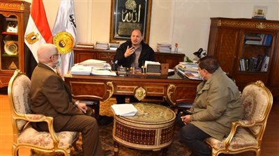 محافظ أسيوط يوجه بتكثيف القوافل البيطرية المجانية 