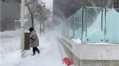 مئات الآلاف من دون كهرباء بسبب العاصفة التي تضرب الولايات المتحدة