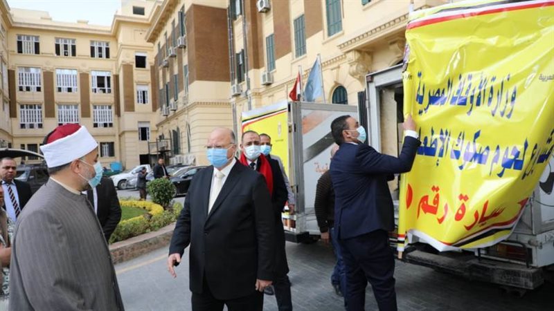 محافظ القاهرة يستقبل