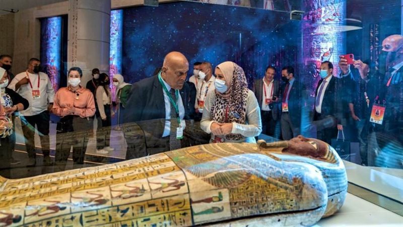 د. مجدى يعقوب أثناء