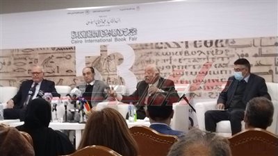 حضور جماهيري في حفل تأبين الكاتب ياسر رزق بمعرض القاهرة للكتاب