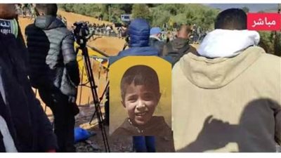 بث مباشر.. مشهد تقشعر له الأبدان.. الطواقم الطبية تتحرك لاستلام الطفل ريان 