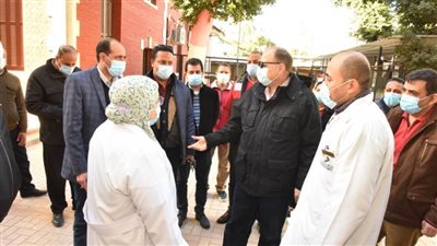 محافظ أسيوط يتفقد مستشفى الصدر للاطمئنان على المرضى وسير العمل