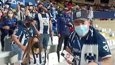 الجمهور المونتيري يشجع منتخب مصر للنهائي ويهتفون لمحمد صلاح