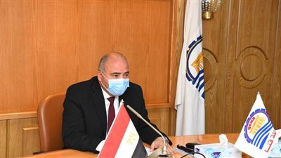 محافظ قنا يلتقي الفائزين بمسابقة رؤساء القرى..ويعلن نتائج الموجة الـ19 لإزالة التعديات