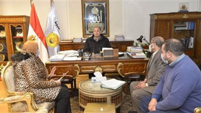 محافظ أسيوط يلتقي مدير مكتبة مصر العامة لمتابعة أعمال التطوير