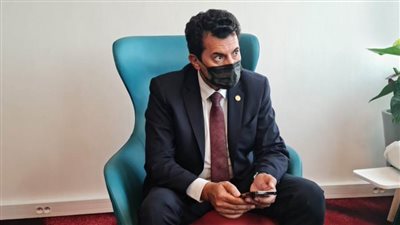 وزير الشباب والرياضة يصل إلى الكاميرون لمؤازرة المنتخب الوطني في النهائي الأفريقي