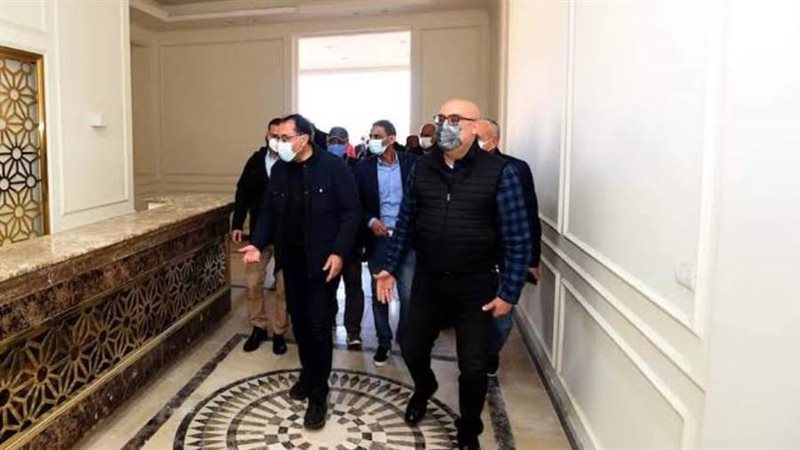 رئيس الوزراء يختتم