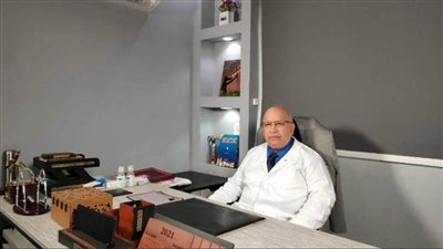 طبيب يكشف كيفية التعامل مع أمراض الأمعاء والجهاز الهضمي في ظل موجات كورونا