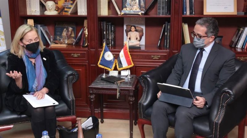 خالد العناني خلال