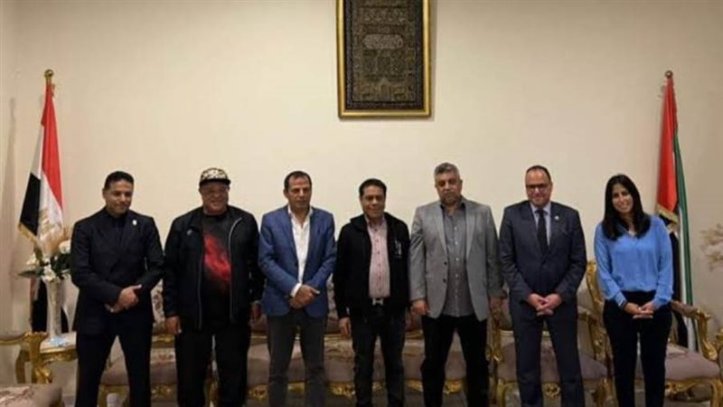 وفد الأهلي خلال اللقاء