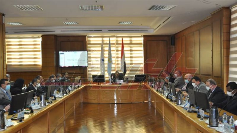 اجتماع مجلس العمداء