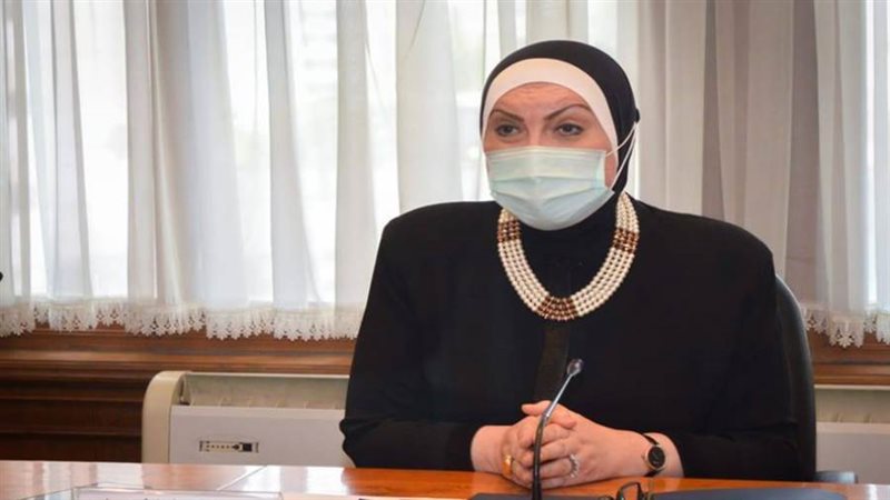 وزيرة التجارة والصناعة