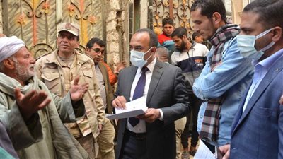 نائب محافظ المنيا يتفقد عددًا من حالات البناء المخالف والتعديات بقرية البرجاية
