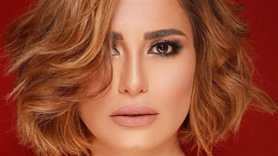 منة فضالي تصدم بوفاة طفل قبل أن تتبناه