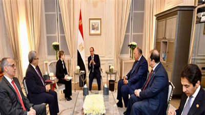 الرئيس السيسي يلتقي في فرنسا برئيسة وزراء تونس