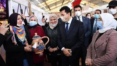 أندية الفتاة والمرأة تشارك بصناعات يدوية وحرفية بمعرض تراثنا بـ
