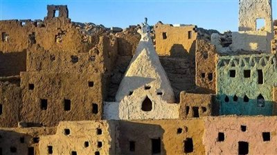 الواحات البحرية مستقبل مصر القادم.. تشتهر بالسياحة العلاجية والأثرية والسفاري وإنتاج التمور