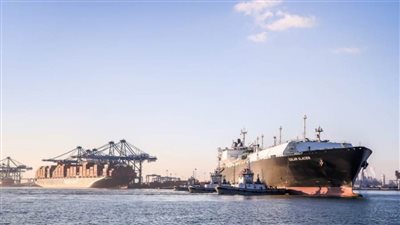 ميناء دمياط يستقبل ناقلتين للغاز والايثيلين