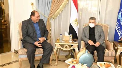 الفريق ربيع ونائب وزير الزراعة يتفقدان أعمال التطوير بشركة قناة السويس للاستزراع المائي