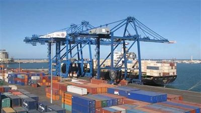 تداول 27 سفينة حاويات وبضائع عامة بميناء دمياط خلال 24 ساعة